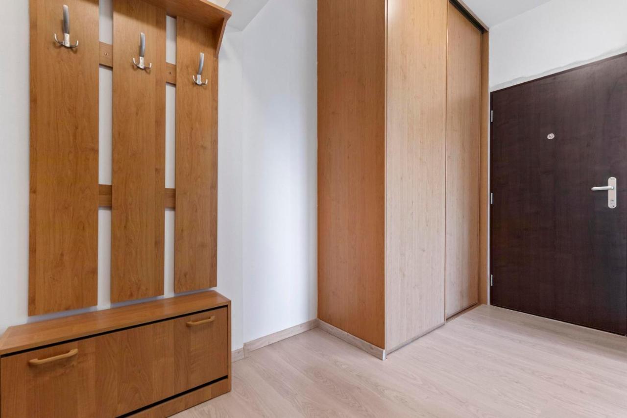 Apartment 20 Minutes From City Center W Netflix, Coffee Or Tea & Parking Bratislava Exterior photo