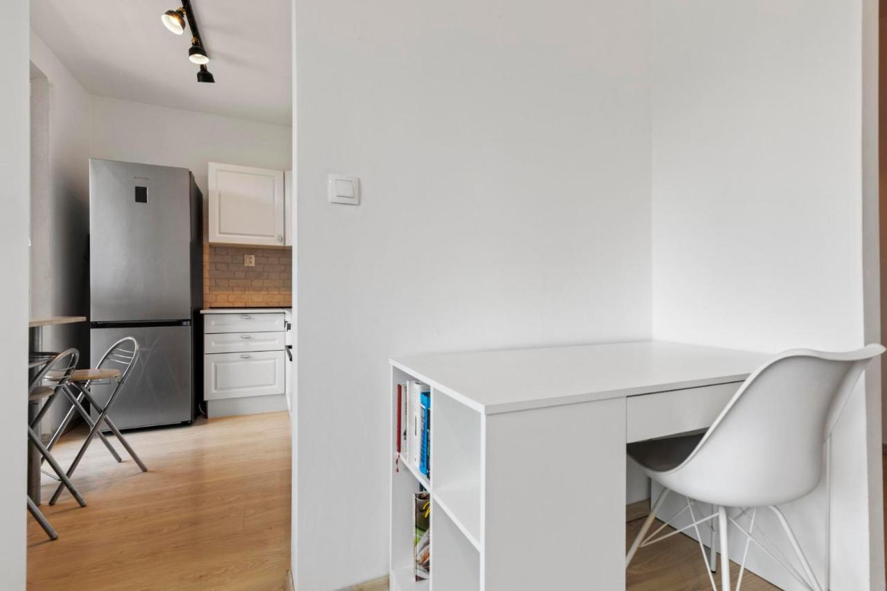 Apartment 20 Minutes From City Center W Netflix, Coffee Or Tea & Parking Bratislava Exterior photo